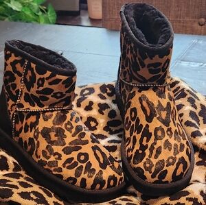 Ladies Leopard Print UGG Boots